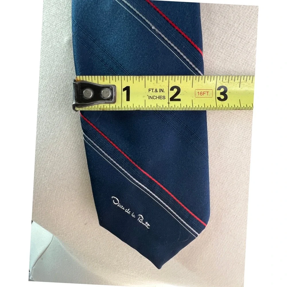 Vtg Oscar de la Renta 80s Silk Necktie Preppy Navy Blue‎ Striped Luxury Designer
